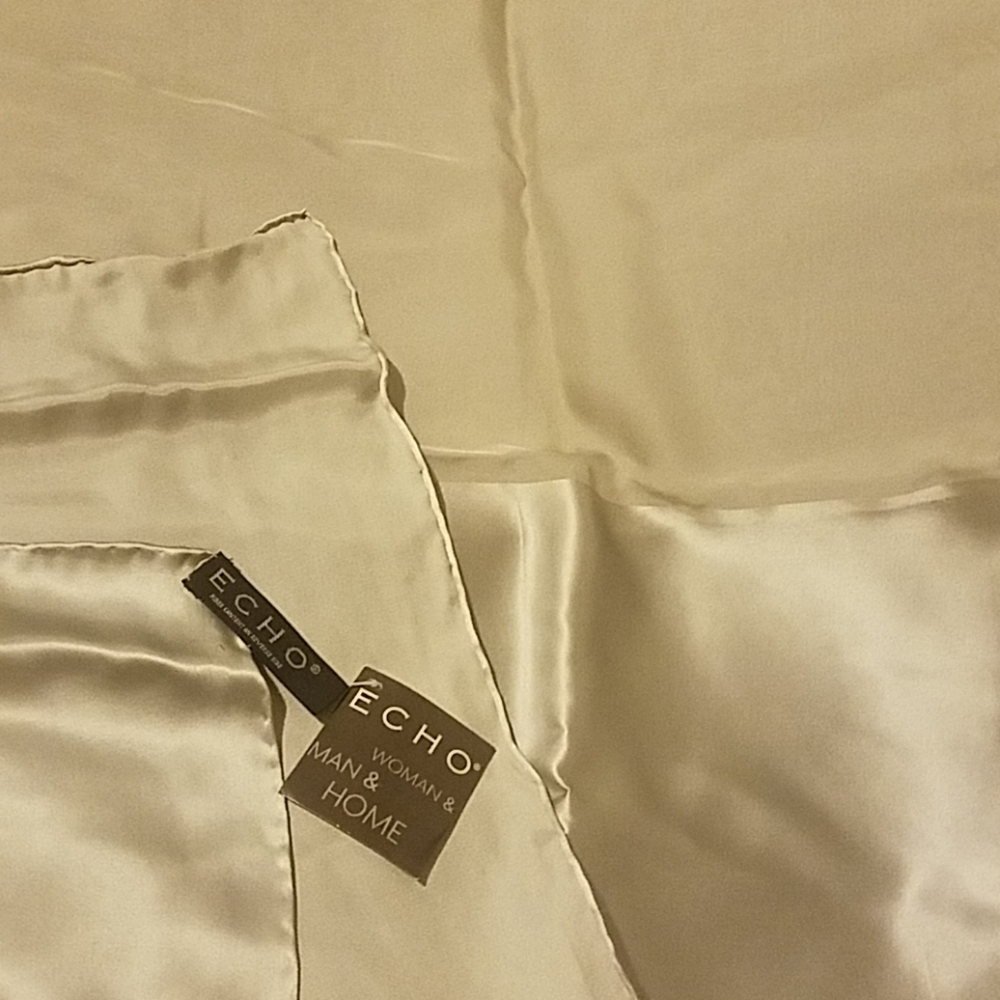 NWT Echo %100 Silk Scarf (21"x 77")